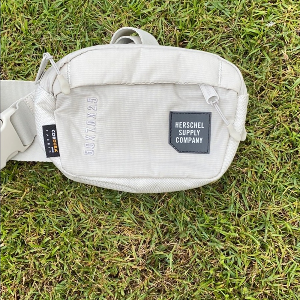 Herschel fanny pack